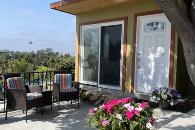 Image de Casita w/Mountain Views, kitchenette, bathroom, queen bed, 20 min to the beach