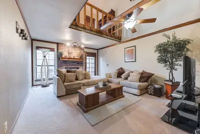 Image de Dw Cottage - Close to Restaurants and Shopping!