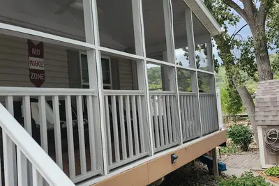 Image de A stone's throw from the River, this amazing property won't disappoint!