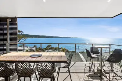 Image de Oceania 4 - Modern, stylish and unbeatable views over Louttit Bay