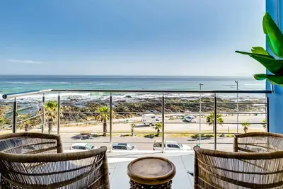 Image de Uninterrupted Ocean Views in Mouille Point (Atlantic Vistas)