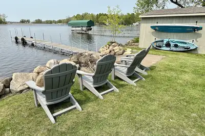 Image de Ice fish and snowmobile. . on beautiful Lake Mille Lacs!