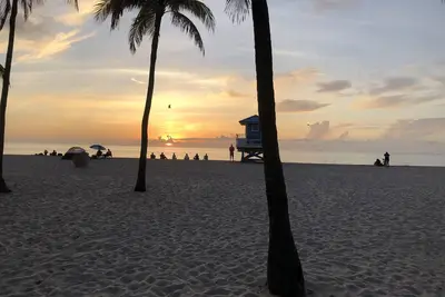 Image de The Madison 8 - Beachy & Comfy 1 Bedroom Apartment Step to the Beach