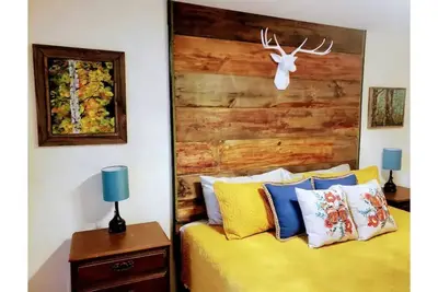 Image de Lovely waterfront condo, at a Nat'l Park entrance