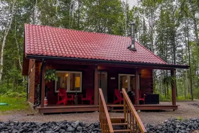 Image de Charming 4 season log cabin near Algonquin Park