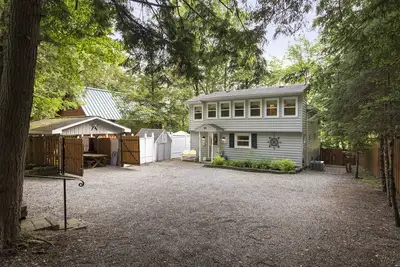 Image de Cozy Adk Lake House - Private Dock, Firepit, close to Old Forge!