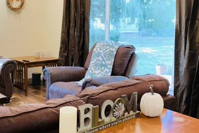 Image de Centrally Located - Quiet Country Home - Stay 5 get 2 Free