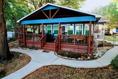 Image de Charming Lake House Retreat with Private Dock & Expansive Covered Porch