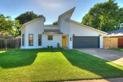 Image de The Yellow Door - West Side Norman Retreat & Pool