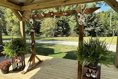 Image de Family Veranda and lodging at Cataract Falls Lodge