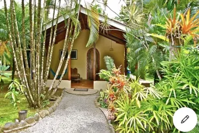 Image de Casa Riviera- Walk to surf, tropical gardens, river access