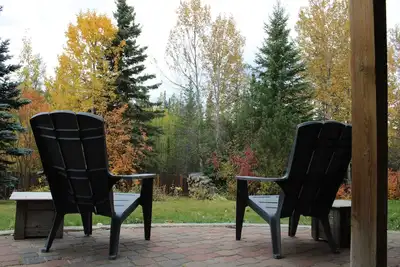 Image de Kitchenette Suite with King & Queen beds, Quiet Forest views from patio with Bbq
