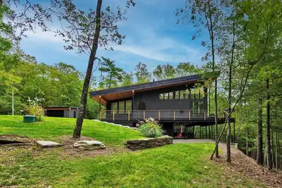 Image de Hidden Mountain 4 bdrm 3 bath w/fire pit - Brand New Listing!