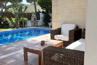 Villa Amadeus. 500m from the long Roche beach