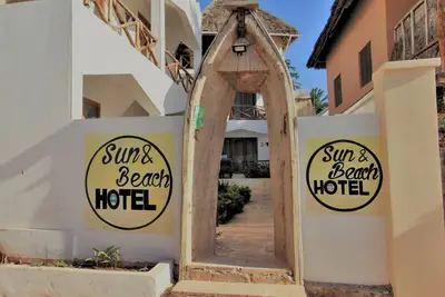 Image de Hotel with 6 double rooms---1 triple room---1 quadruple room---10 meters from the beach
