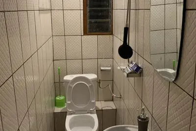 Image de Studio meublé situé à Bastos en bordure de route