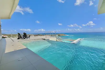 Image de Tropical modern villa with stunning sea views