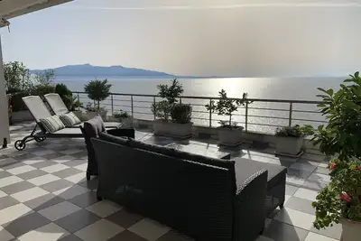 Image de Modern Lägenhet med 85 kvm Stor Takterrass och Fantastisk Havsutsikt!