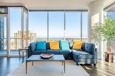 Image de 3br/2ba Luxury Glass Apartment | Amazing Views