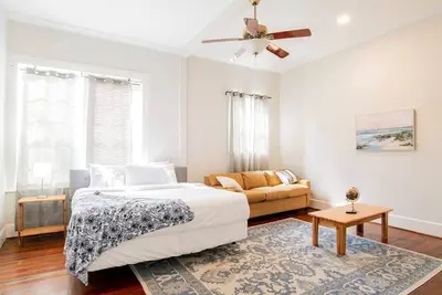 Image de Next to the Port & Downtown! Mobile Modern&Mellow
