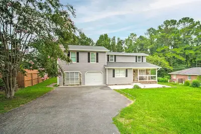 Image de Picturesque Kennesaw Home w/ Private Backyard