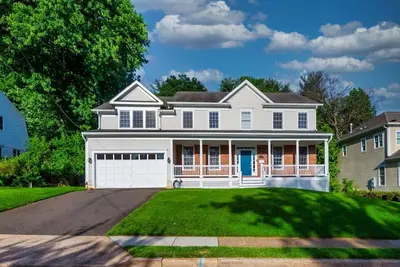 6548 35th Street · Luxurious*KingBeds*PrvBackyard*Jacuzzi*Park4