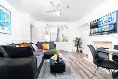 Image de Luxury 3 Bed House -  Garden - Parking