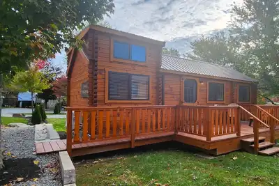 Image de Cozy Log Cabin w/ Loft #14. Minutes from Seven Springs and Hidden Valley!