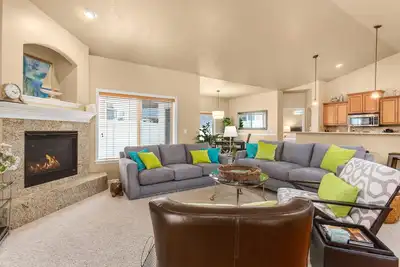 Image de Pool! ! , Hardwood, Granite,