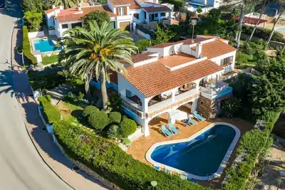 Image de 4 Bedroom Villa, Private Pool, Binibeca, 300m to the Beach