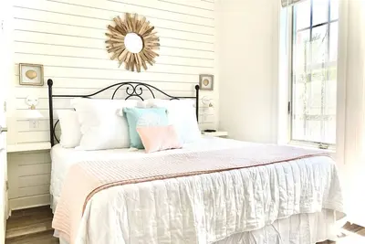 Image de Winter dates available! Near Rosemary Beach! Triple bunks! Beach and pool access