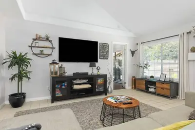 Image de Pet Friendly Paso Robles Wine Retreat