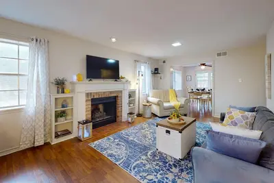 Image de Welcome to your ultimate getaway! Charming 4-bedroom, 3-bathroom home+game room