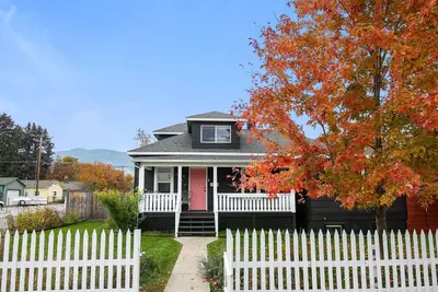 Image de *New* Historic 1911 Central Missoula 4 Bedroom Bungalow