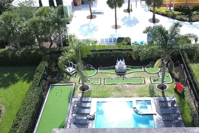 Image de Epic! Mini Golf * Arcade * Theater * 10min Disney * Theming