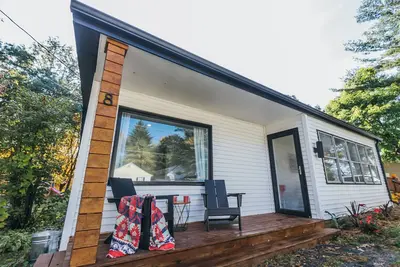 Image de Pondmodern: Renovated Midcentury Ranch