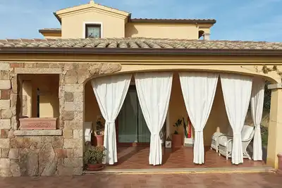 Villa Siman 200m from marerocce and pelican beach