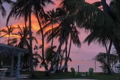 Islamorada🌴 2 private homes on open water with beach and pool