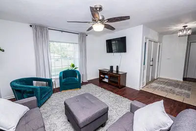 Image de Heart of South Lakeland in adorable neighborhood!