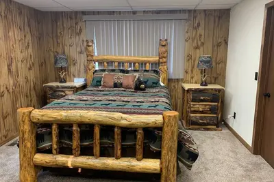 Image de The Eagle's Nest is an oilfield building converted into a beautiful house right on the river.