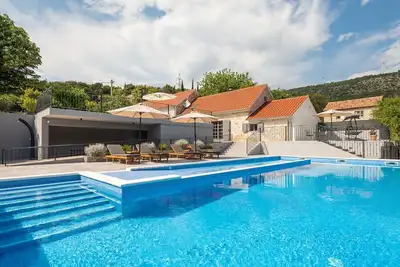 Image de Maison de vacances privée avec climatisation, Wifi, piscine privée, Tv, terrasse, vue panoramique