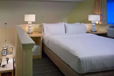 Image de Minutes to Downtown Cleveland! Budget-friendly Accommodation W/ Free Parking!