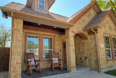 Image de Enchanting house near downtown Dallas!