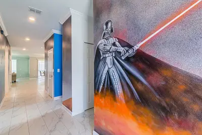 Image de New 6 Br/5 Ba Pool/Game /Themed Handpainting Villa