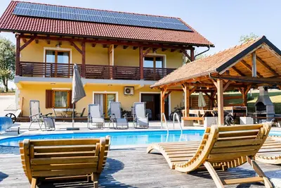 Image de Lahinja & Kolpa River Apartment bis zu 4 Prs, Beheizter Pool, Sauna, Jakuzzi