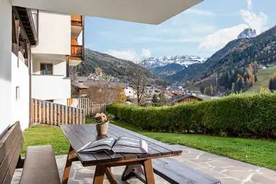Image de Appartement \"Villa Erina D2\" avec vue sur les montagnes, jardin et Wi-Fi.