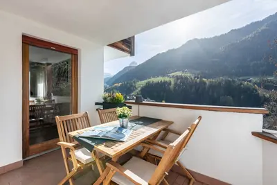 Image de Appartement \"Villa Erina B\" avec vue sur les montagnes, terrasse & Wi-Fi
