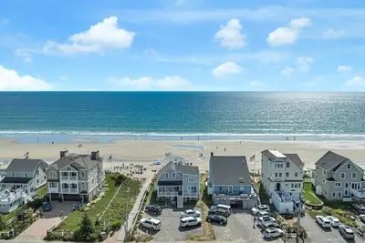 Oceanfront Moody Beach Oasis!