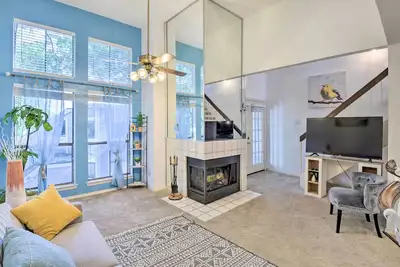 Image de Cozy Irving Condo 15 Mi to Downtown Dallas!