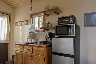 Image de Woodsy Personal Retreat Cabin - \"Quietude\"